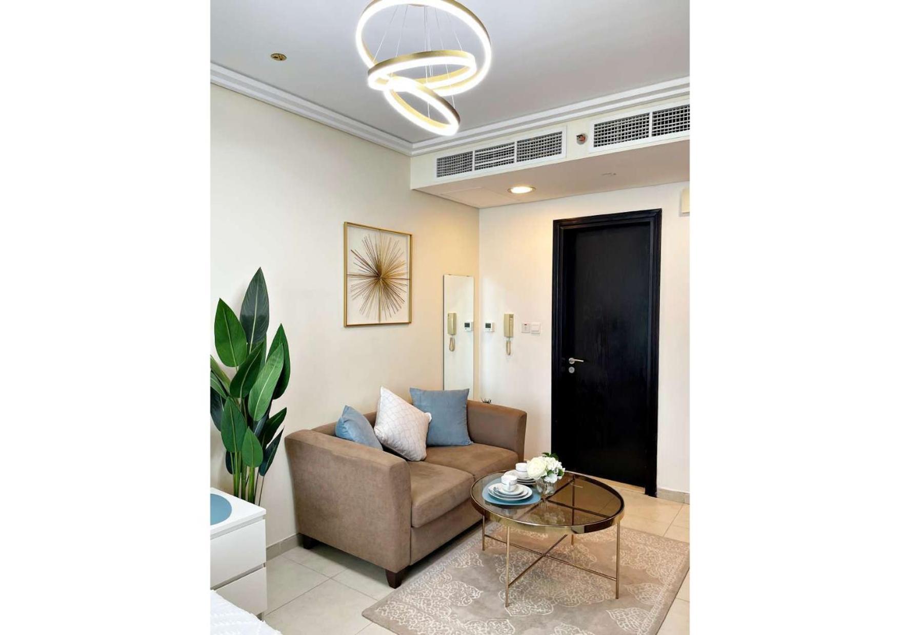 Appartamento Elevate Your Lifestyle At Goldcrest Bldg. Dubai