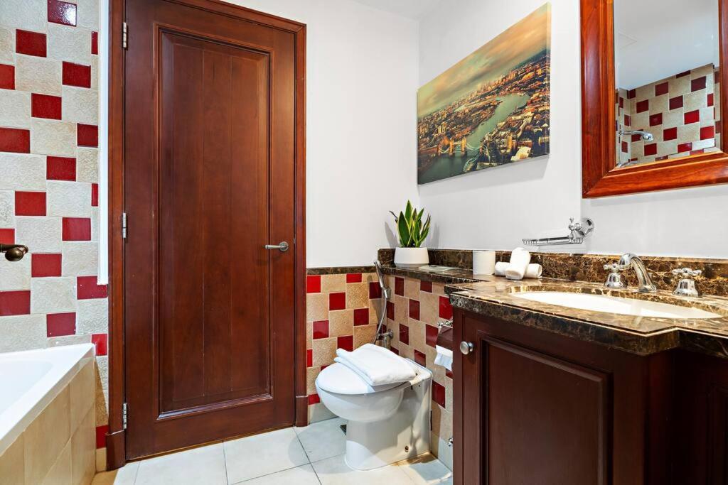 First Class Peaceful 1Br Pool Parking Near Burj Khalifa *