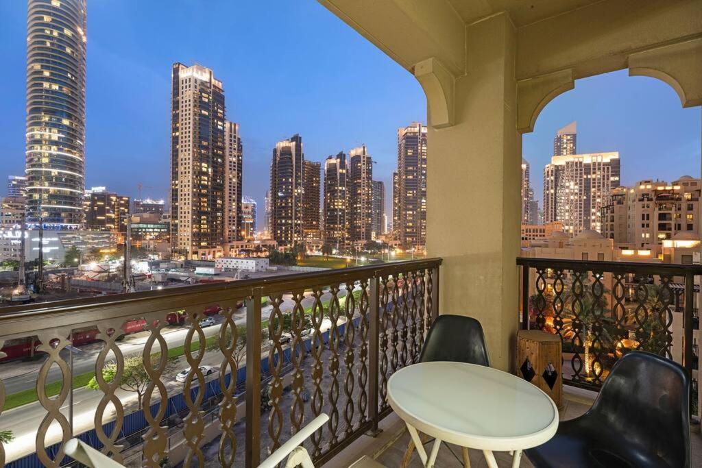 First Class Peaceful 1Br Pool Parking Near Burj Khalifa Apartament *