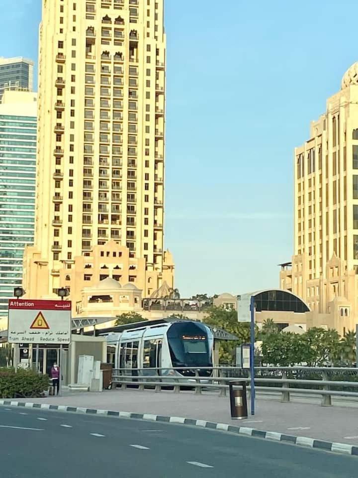 Amazing 1bdr In Jbr- Beach Access And Lake View *