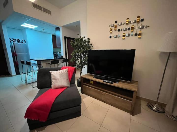 Amazing 1bdr In Jbr- Beach Access And Lake View Apartamento