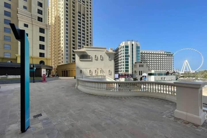 Amazing 1bdr In Jbr- Beach Access And Lake View
