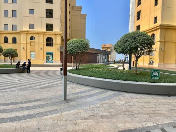 Amazing 1bdr In Jbr- Beach Access And Lake View Apartamento