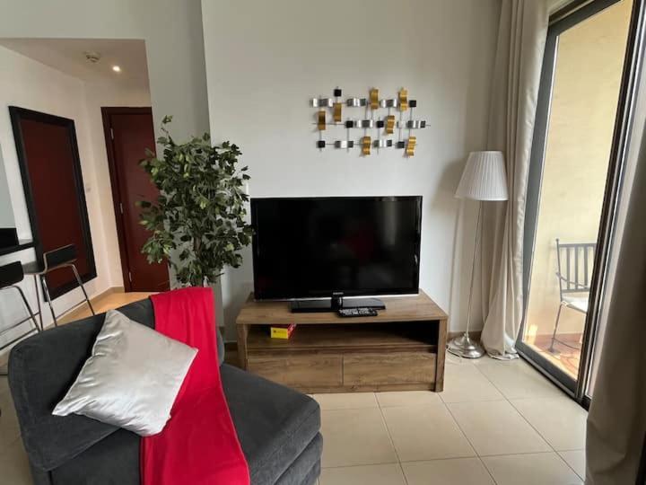 Amazing 1bdr In Jbr- Beach Access And Lake View * Dubai