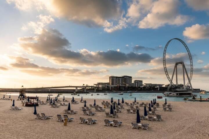 Amazing 1bdr In Jbr- Beach Access And Lake View Apartamento Dubai