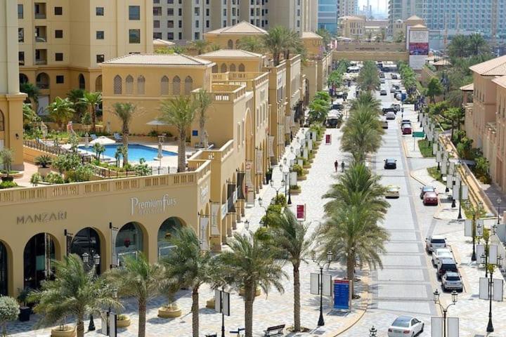 Amazing 1bdr In Jbr- Beach Access And Lake View Apartamento Dubai
