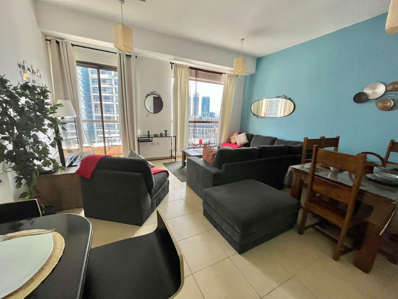 Amazing 1bdr In Jbr- Beach Access And Lake View Apartamento Dubai