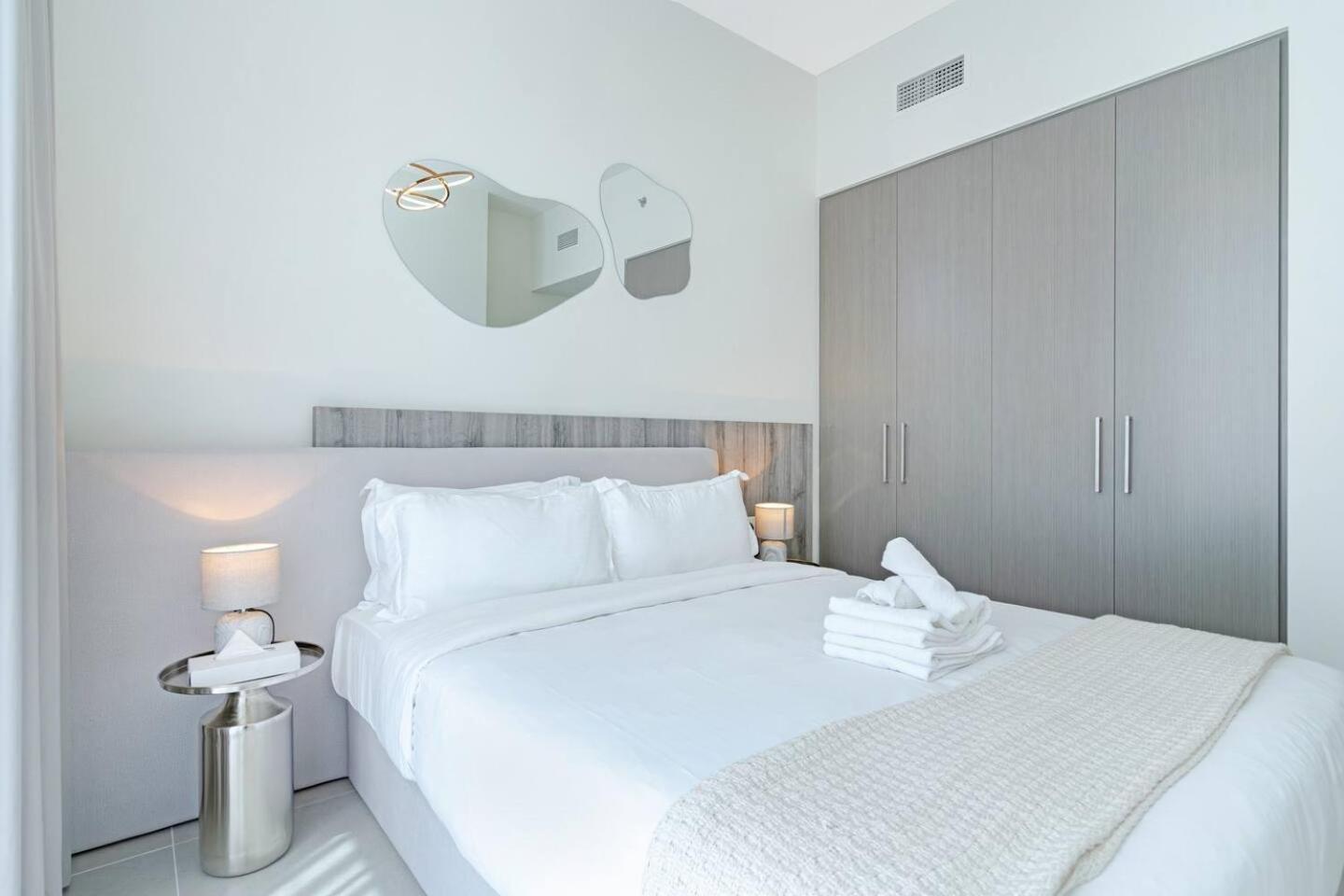 Downtown Flat Burj Khalifaoperametro-sleeps 3!
