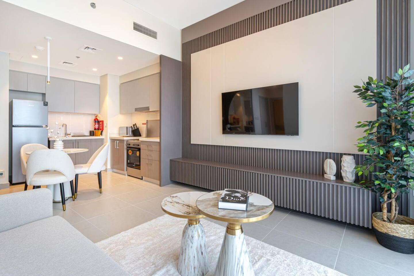 Apartment Downtown Flat Burj Khalifaoperametro-sleeps 3! Dubai