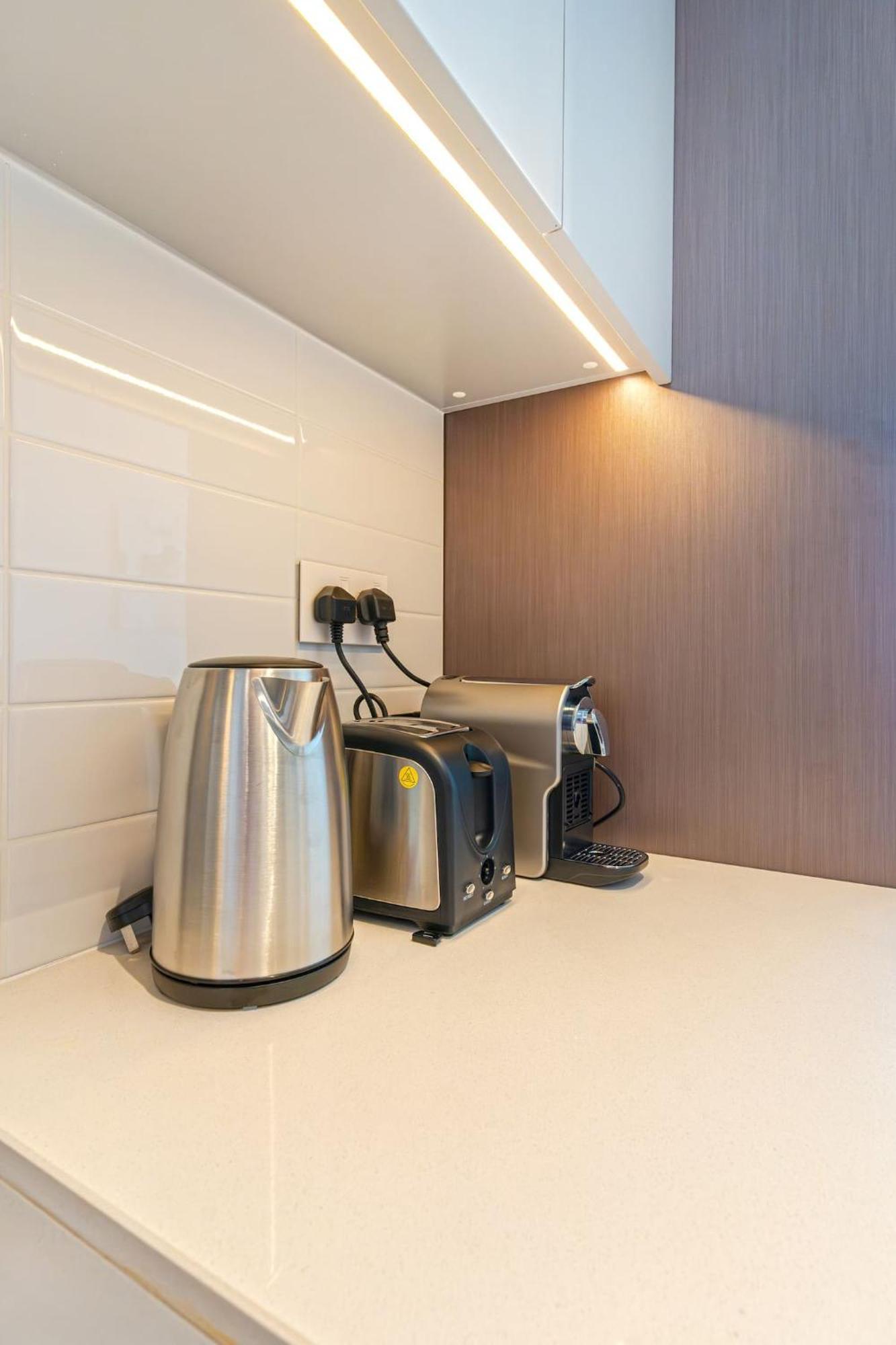 Apartment Downtown Flat Burj Khalifaoperametro-sleeps 3! *