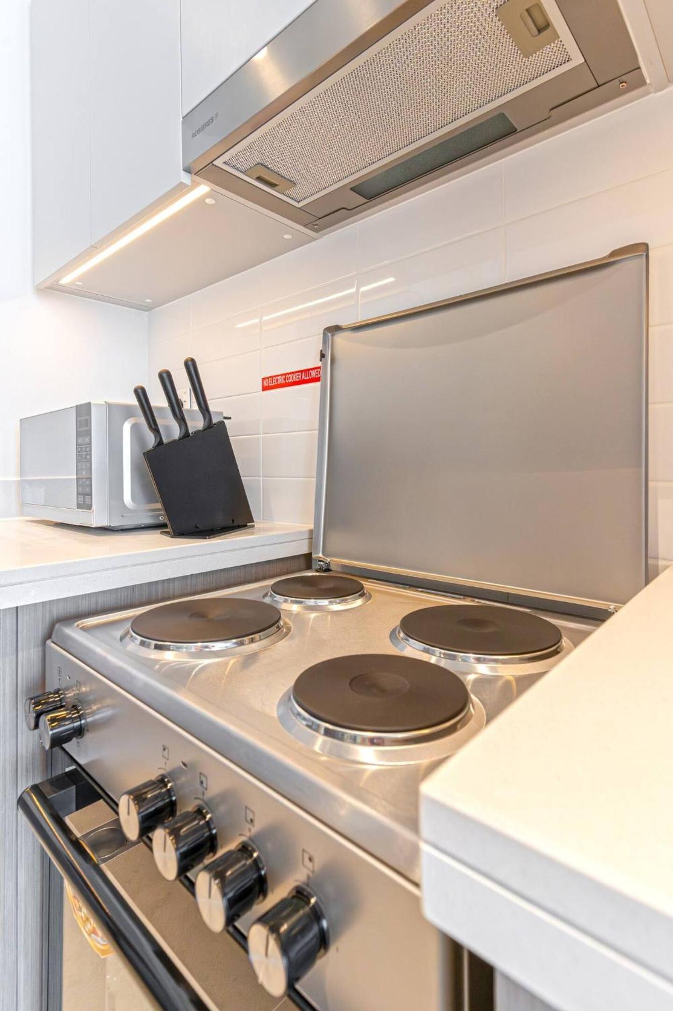 Downtown Flat Burj Khalifaoperametro-sleeps 3!