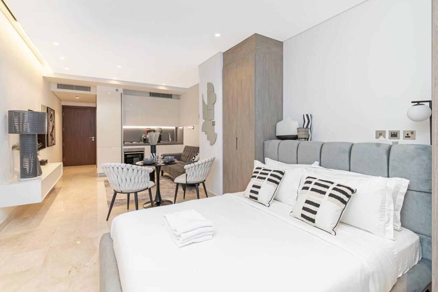 Apartamento Trendy Studio! Walk To Burj Khalifasleeps 3! Dubái