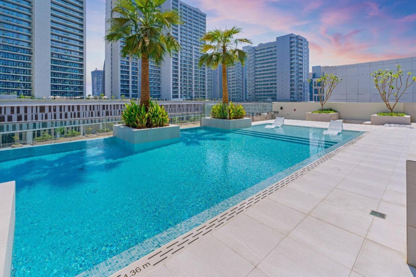 Trendy Studio! Walk To Burj Khalifasleeps 3! Apartamento *