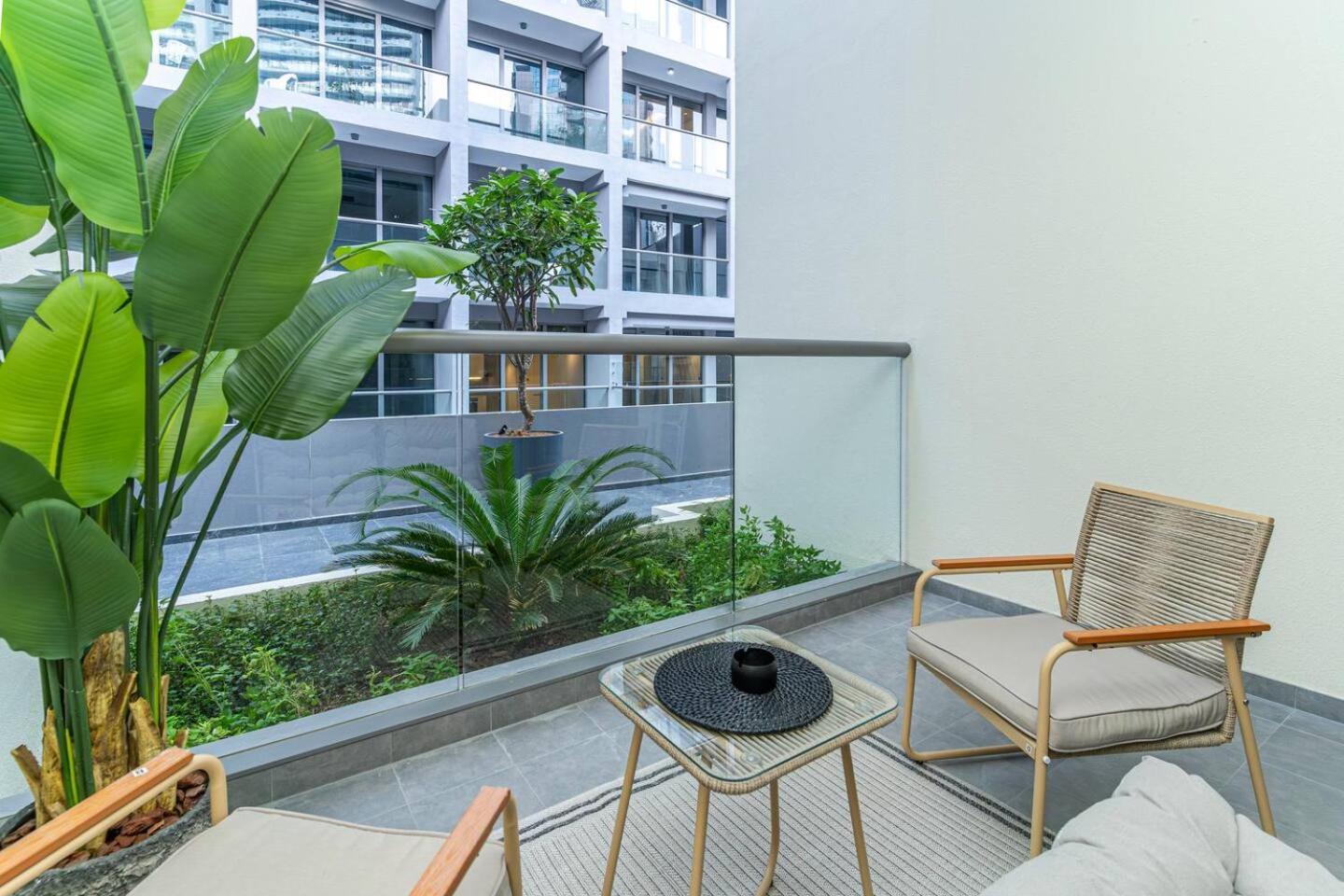 Trendy Studio! Walk To Burj Khalifasleeps 3! Apartamento