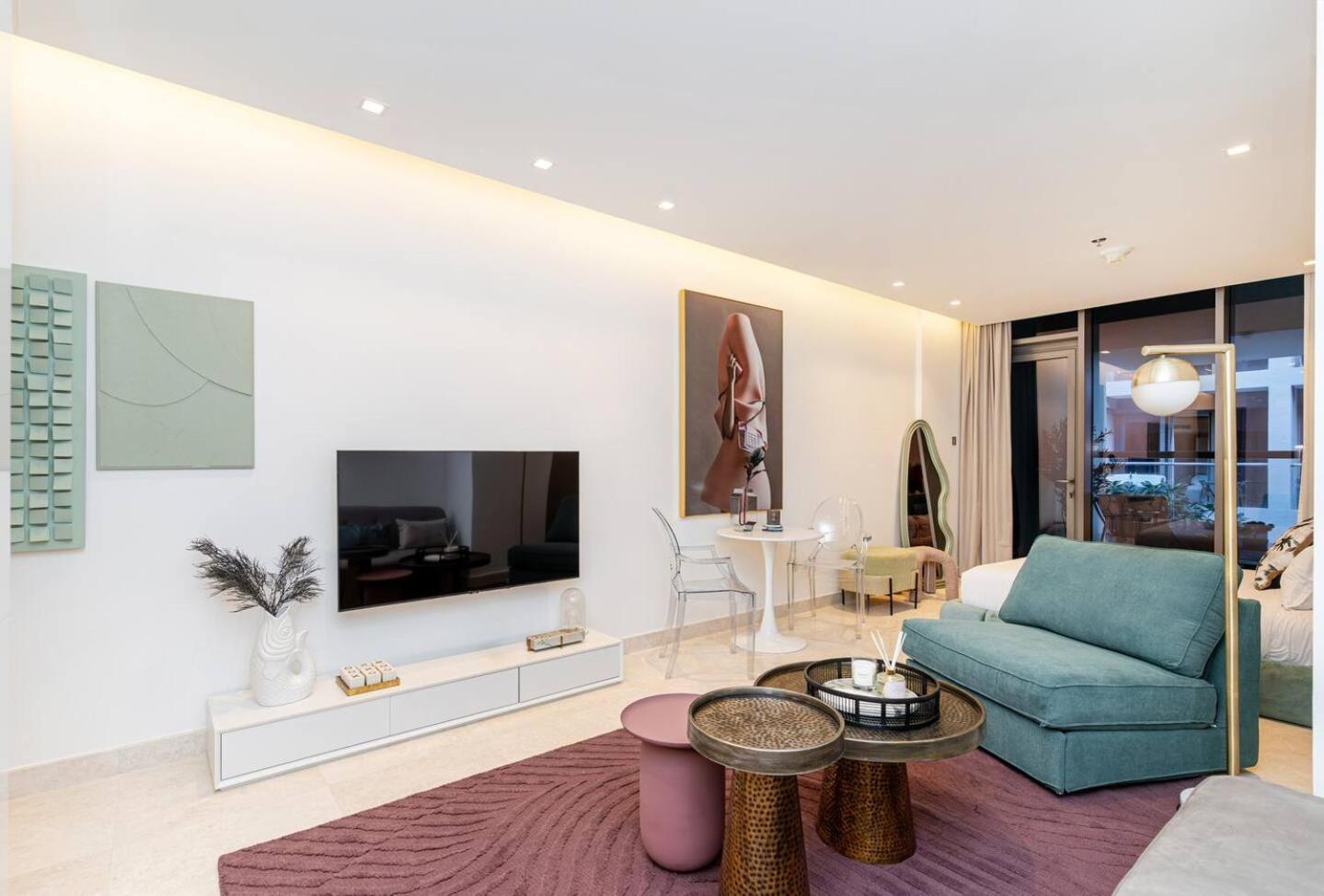 Luxury Studio! Walk To Burj Khalifa Sleeps 3! Dubaï