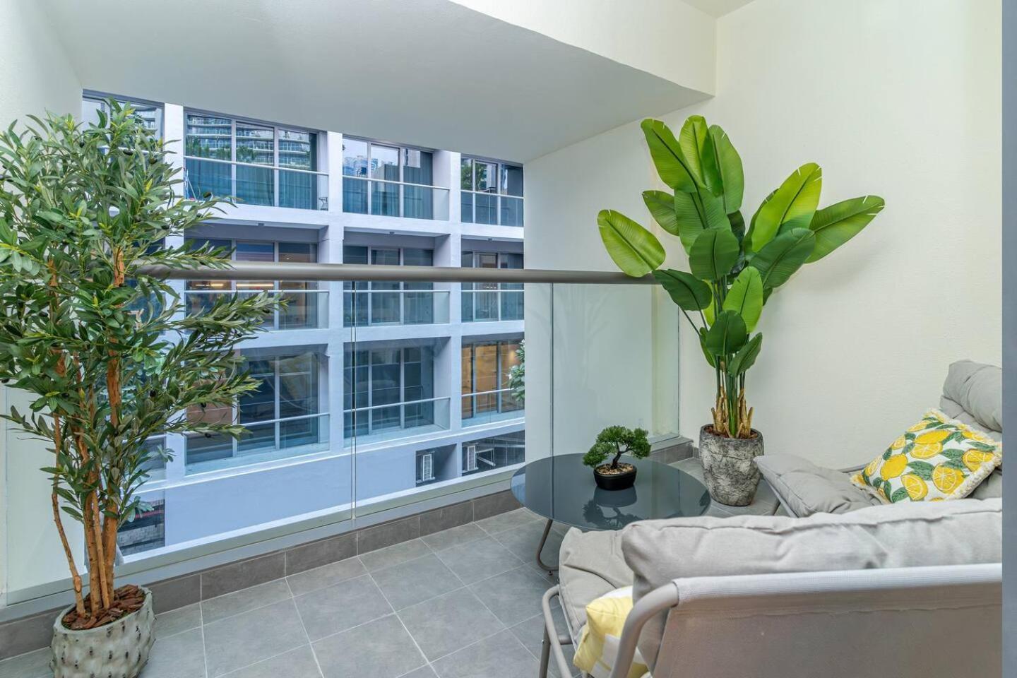 Luxury Studio! Walk To Burj Khalifa Sleeps 3! Appartement Dubaï