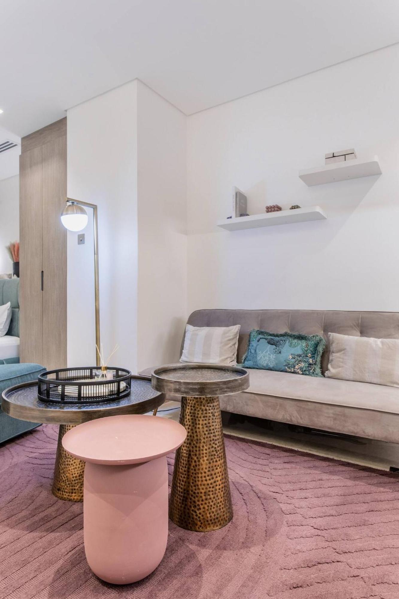 Luxury Studio! Walk To Burj Khalifa Sleeps 3! Appartement Dubaï