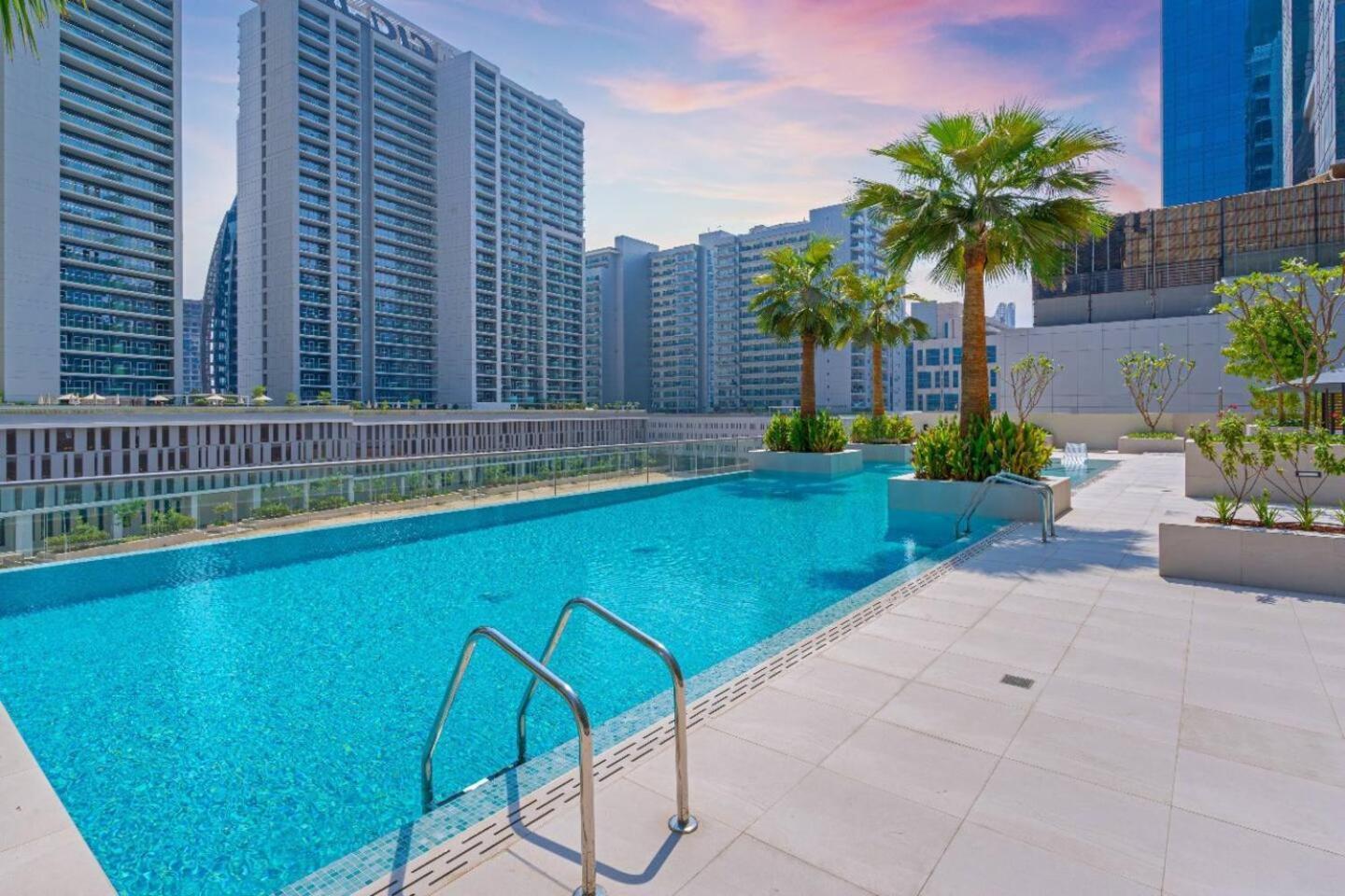 Glamorous Studio! Walk To Burj Khalifasleep 3! Appartement *