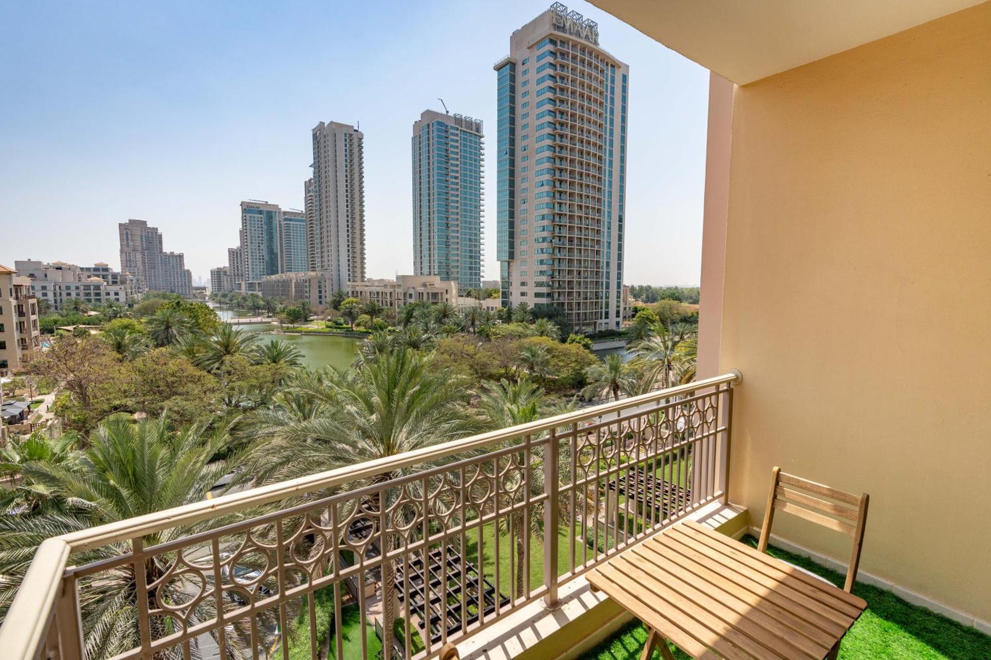 Appartement Lux I Tower I Lakes View Dubaï