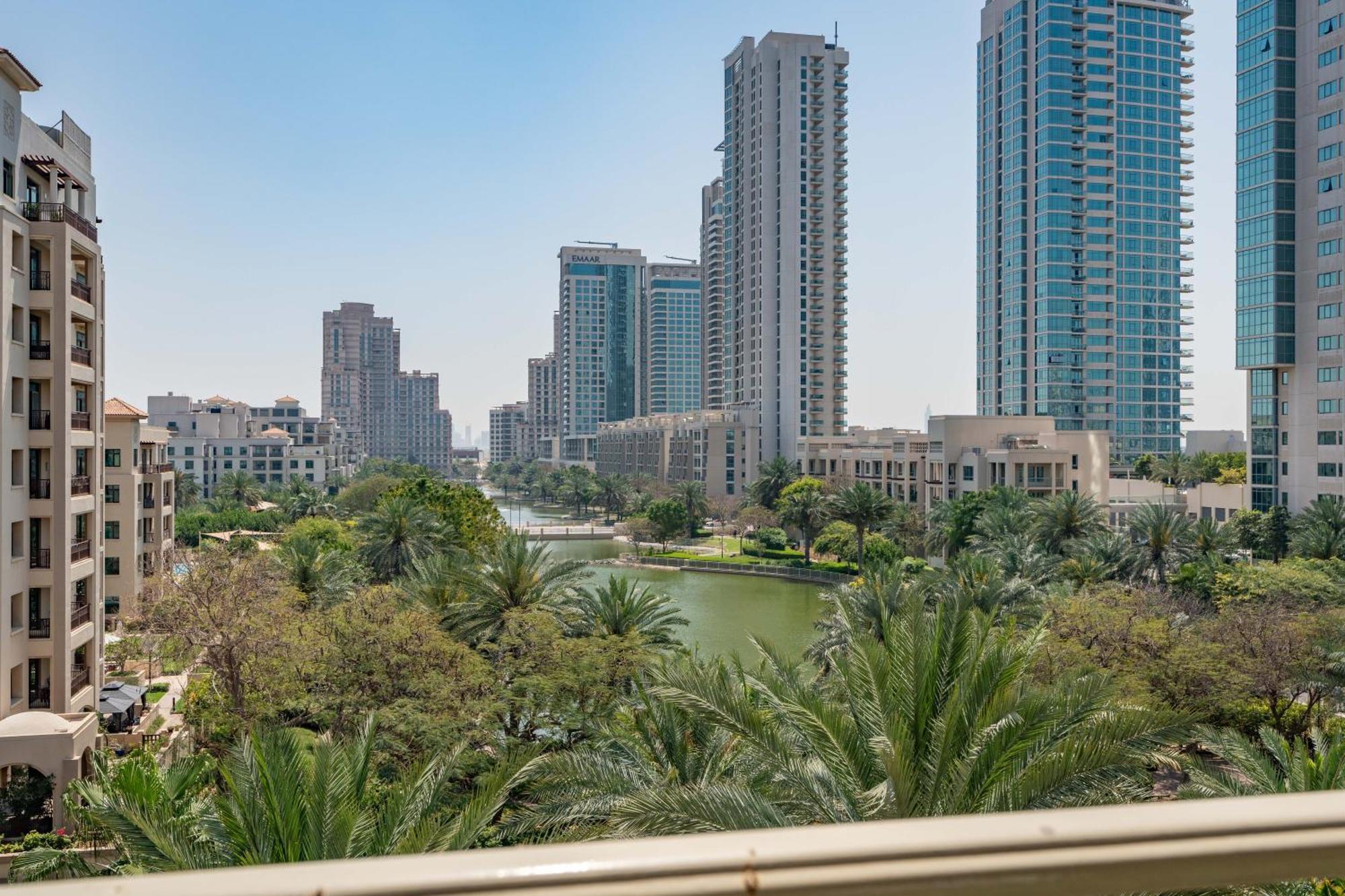 Lux I Tower I Lakes View * Dubaï