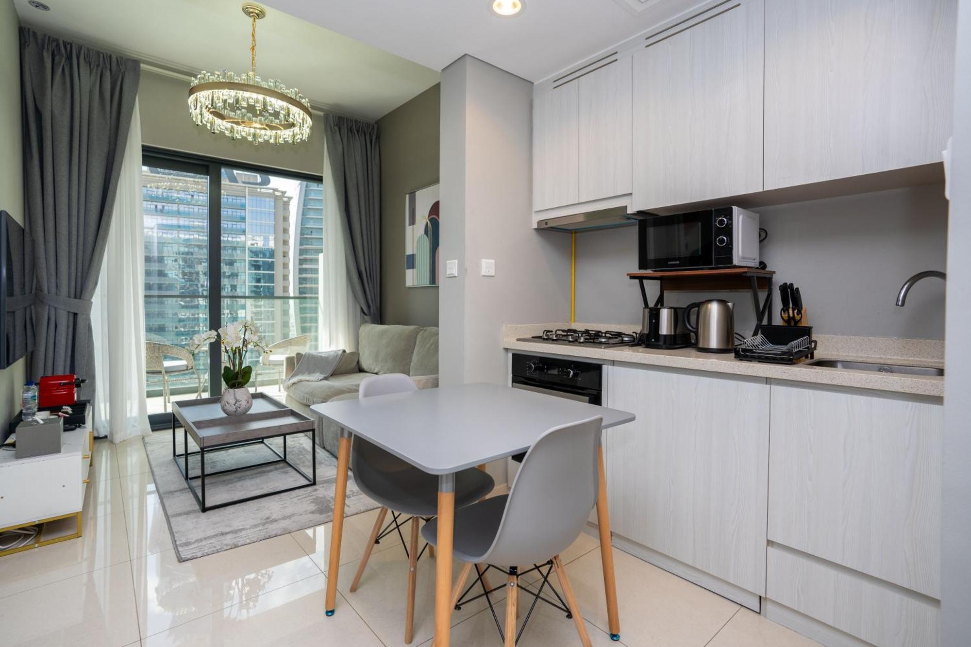 Citihome-1br In Business Bay Overlooking The Canal Lägenhet