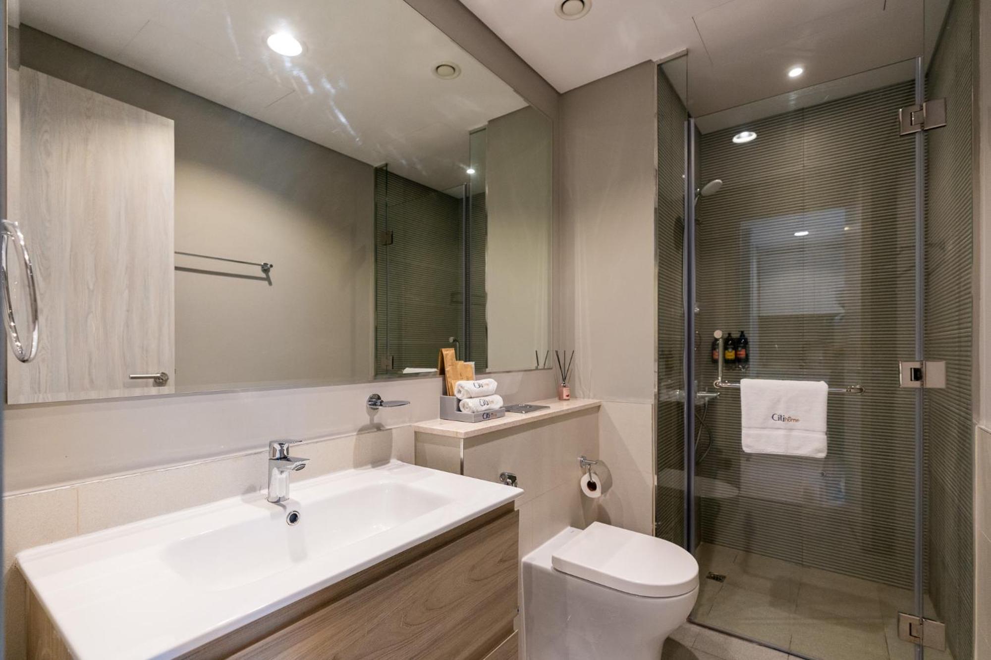 Lägenhet Citihome-1br In Business Bay Overlooking The Canal Dubai