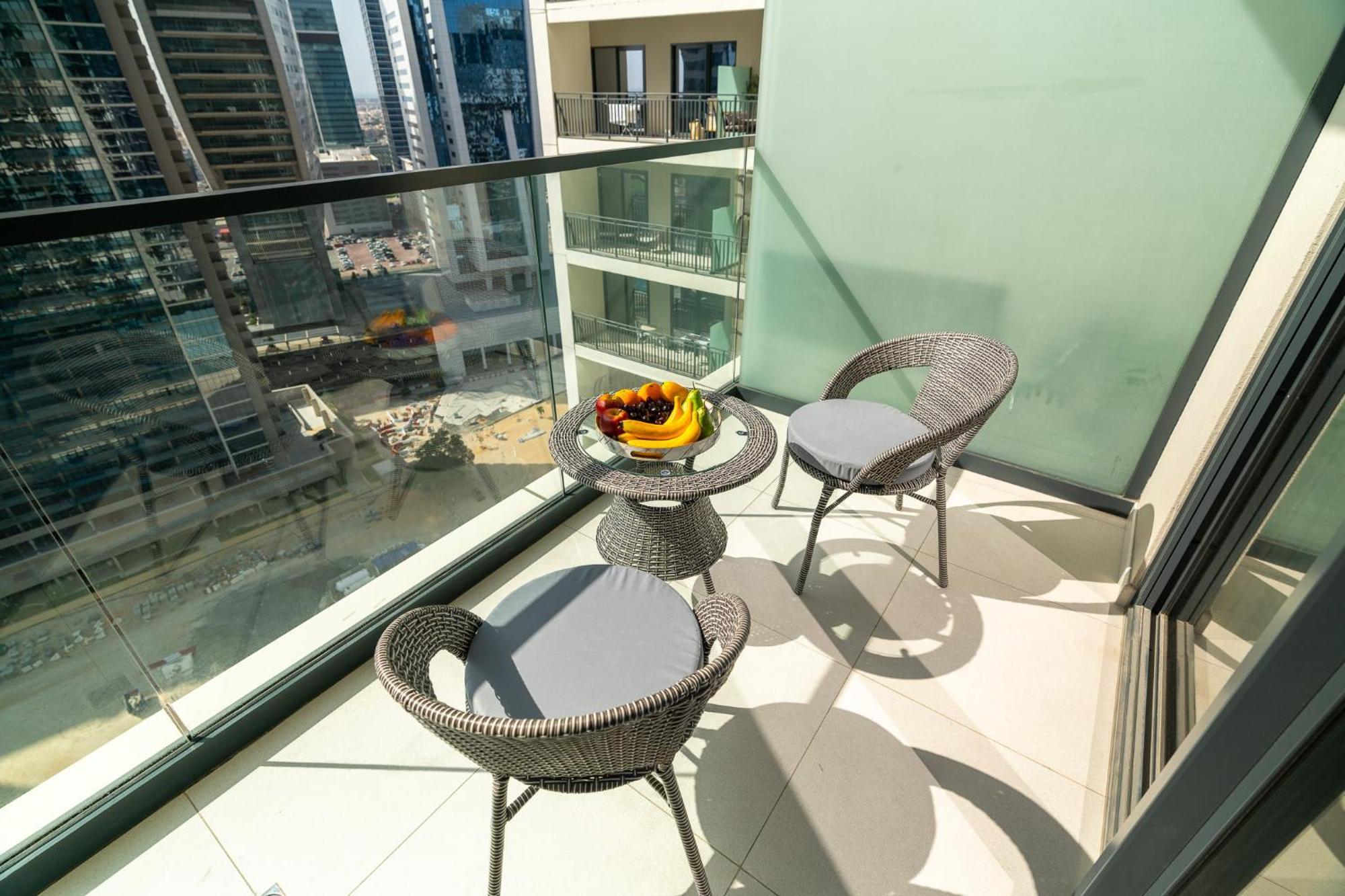 Apartment Citihome-1br In Business Bay Overlooking The Canal