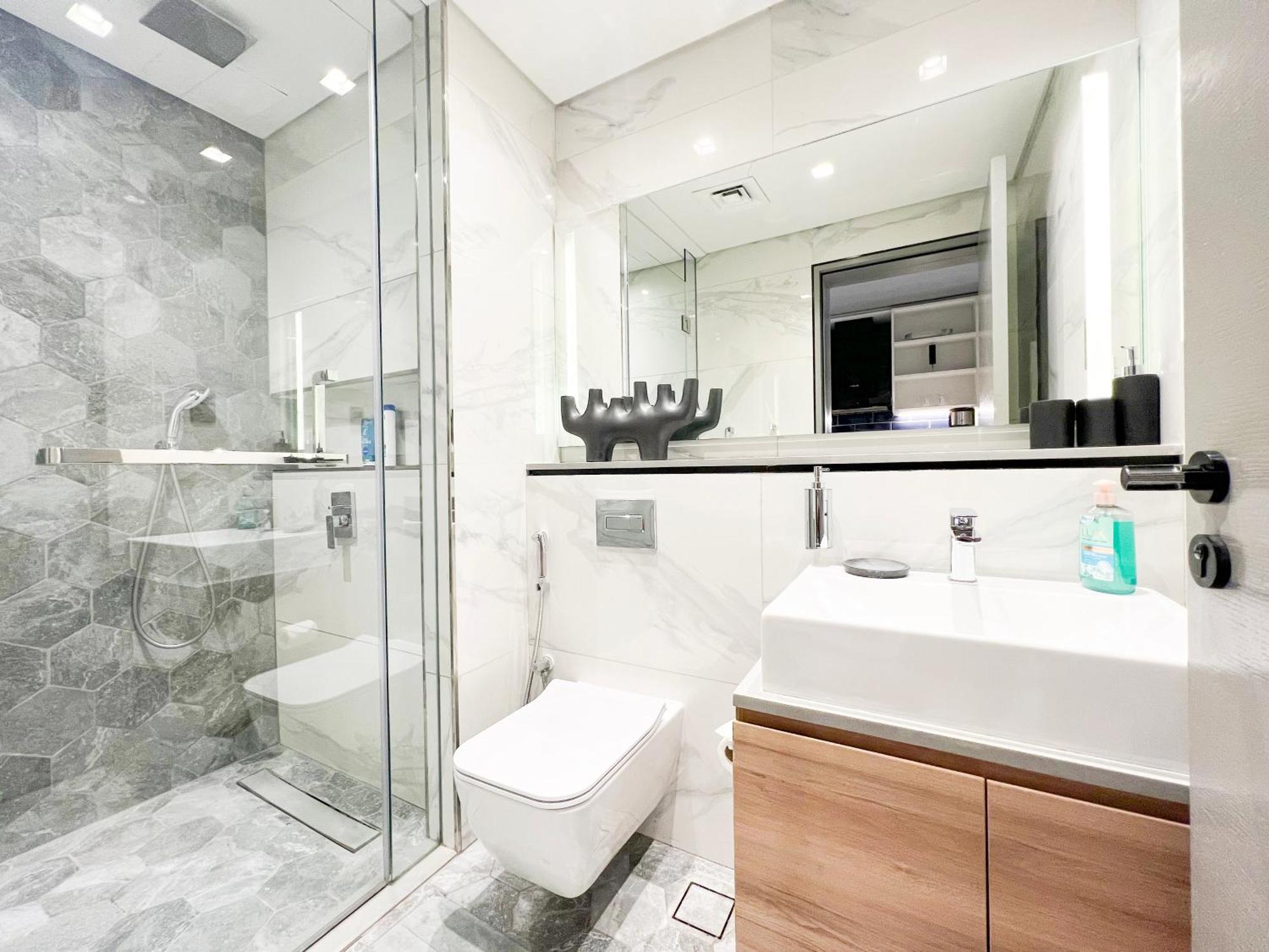 Appartement Mag318, Modern Studio With Great Amenities And Canal View, 5min Walk To Mall