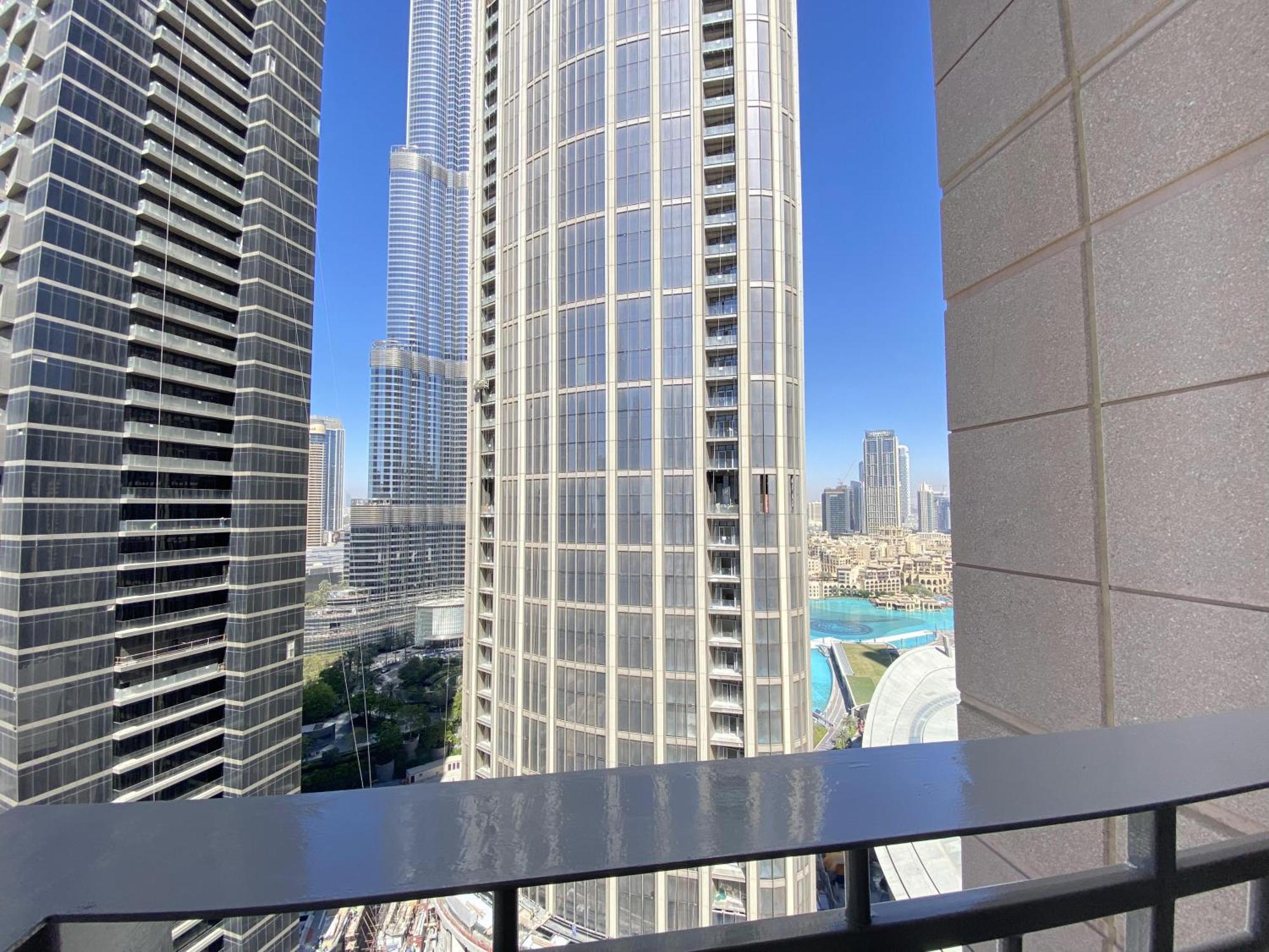 Lux Standpoint Tower Burj & Fountain Views Apartamento Dubái