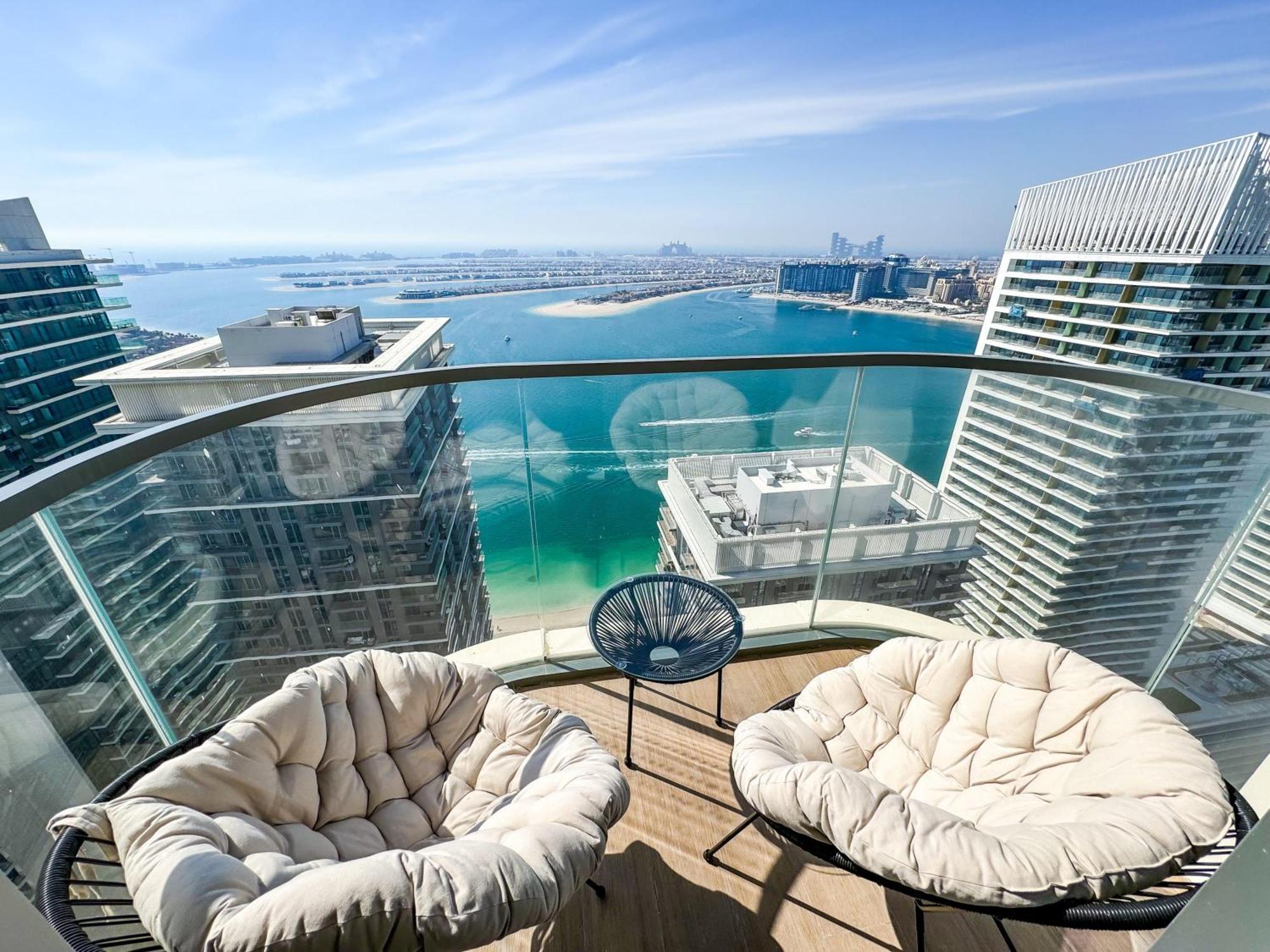 Apartamento Panoramic Escape With Private Beach, 2br On High Floor Dubai