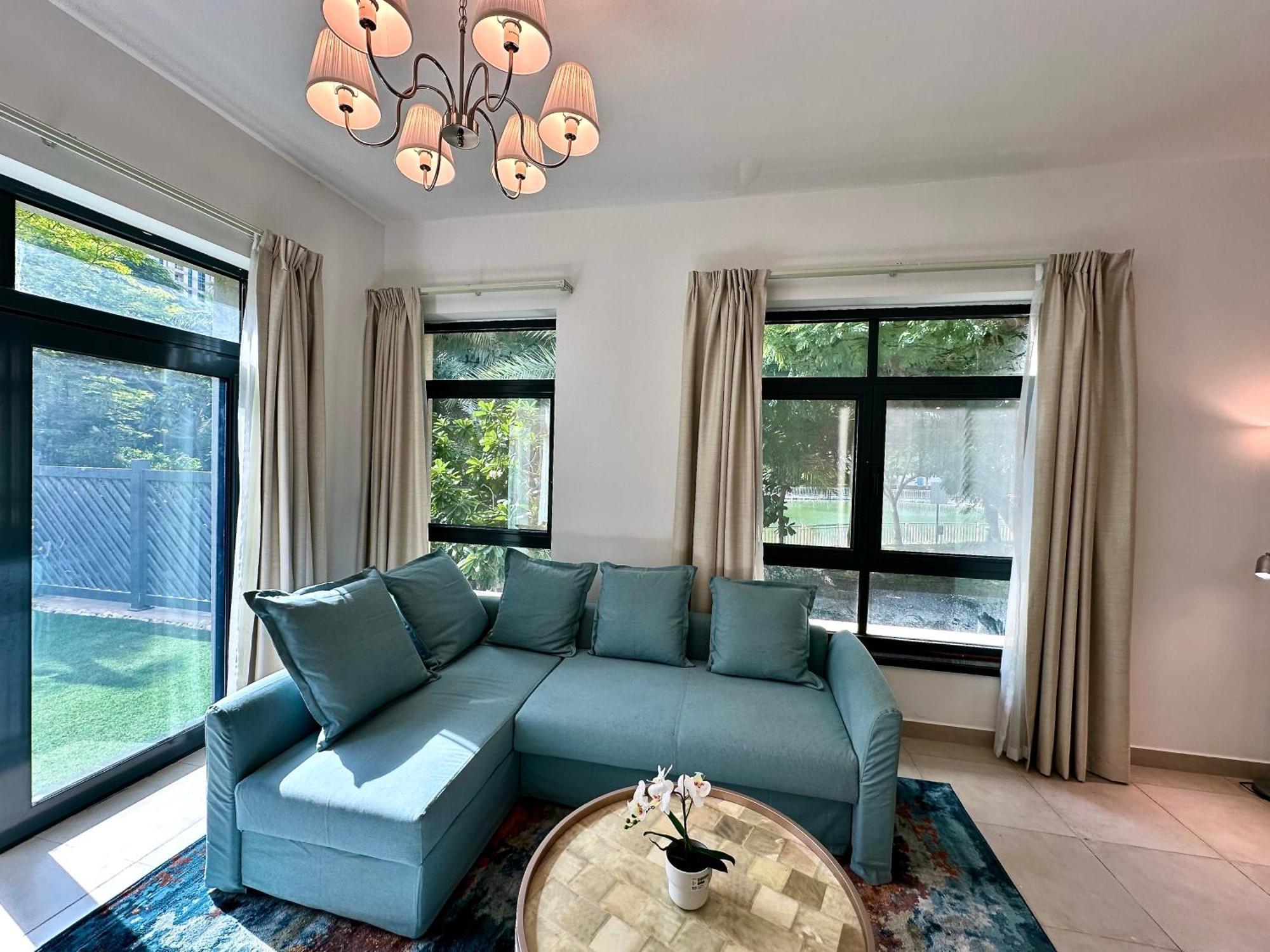 Lux Travo Tower I Private Garden I View Apartment *