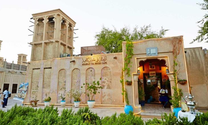 Honeycomb Capsule Near Burjuman And Sharaf Dg Metro Dubái