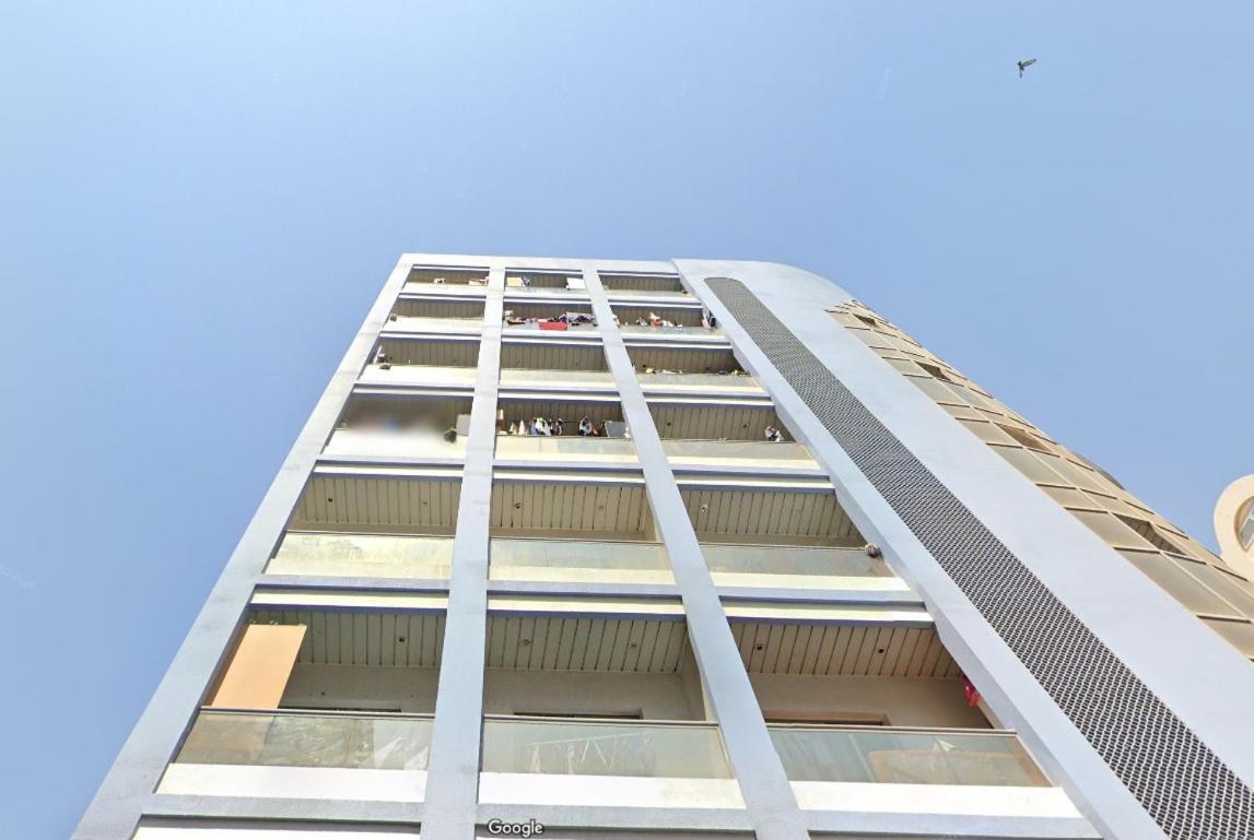 Honeycomb Capsule Near Burjuman And Sharaf Dg Metro Albergue Dubai