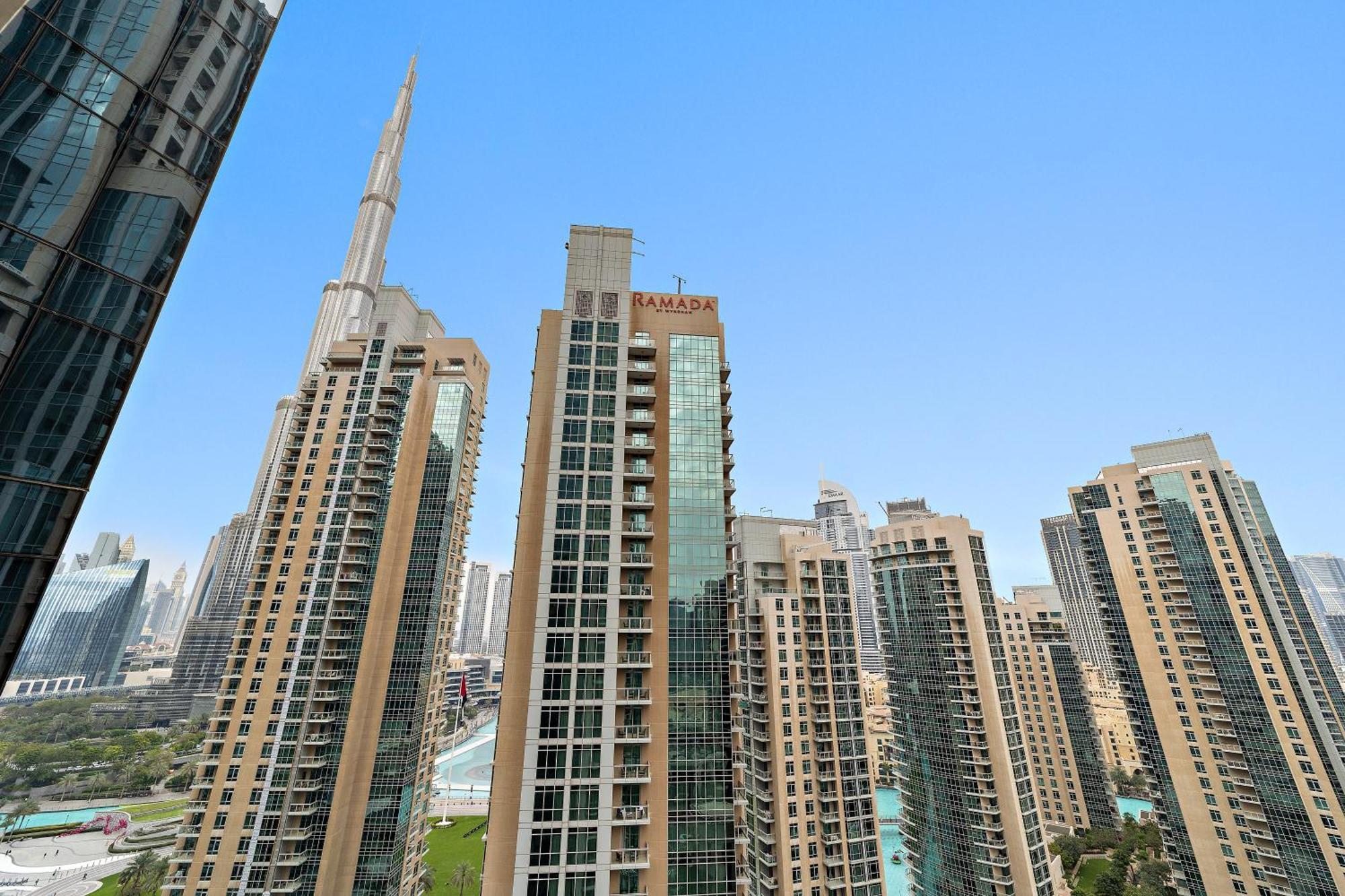 Luxury 2 Bedroom - Next To Opera