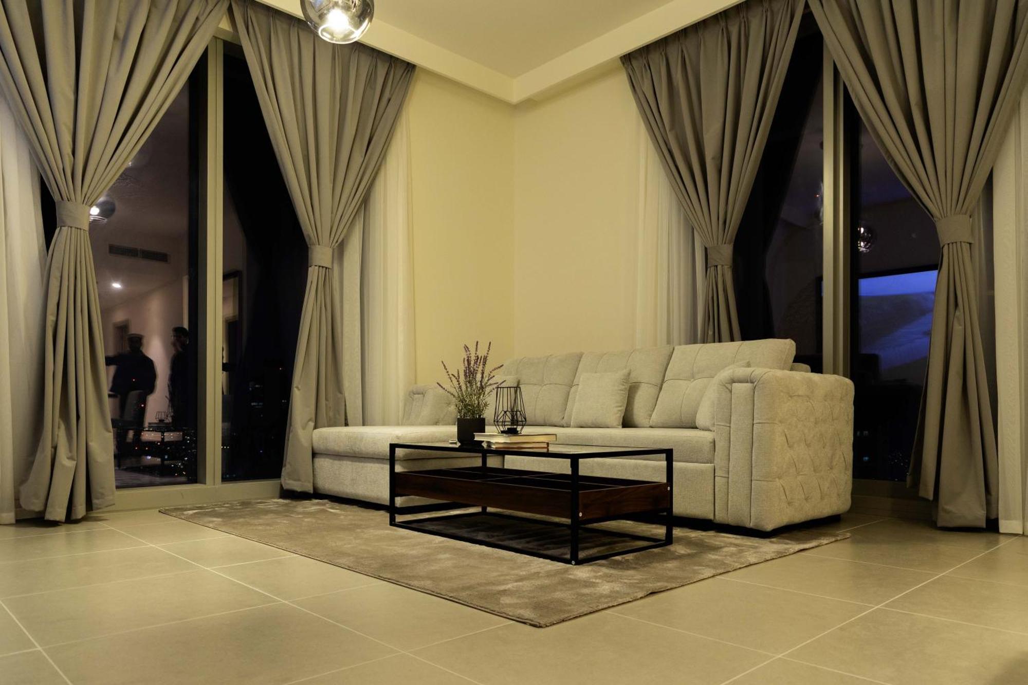 Sleeps 8 Private Cinema World Island Views