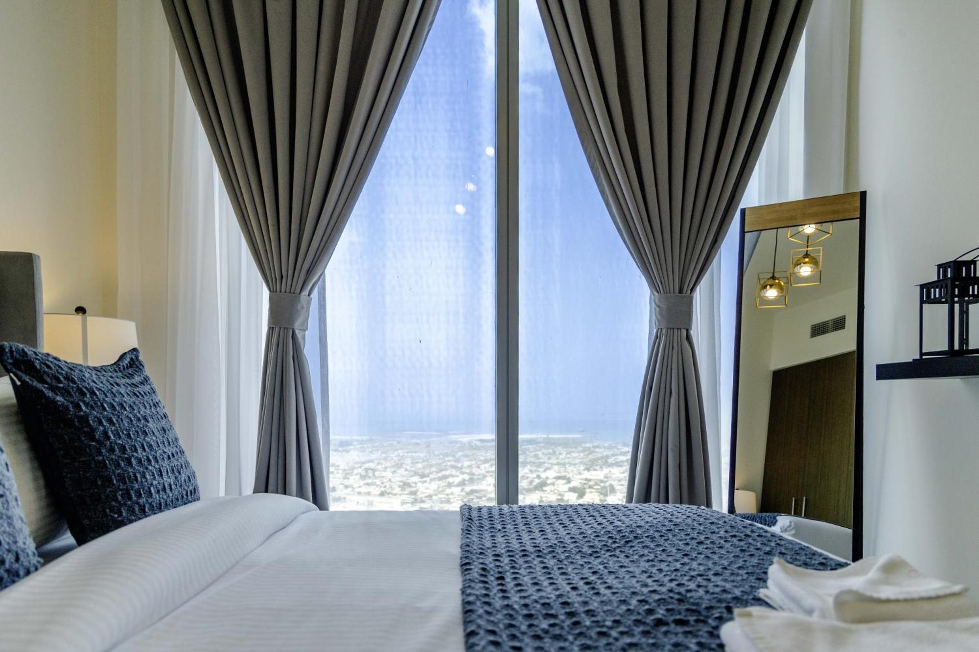 Sleeps 8 Private Cinema World Island Views *