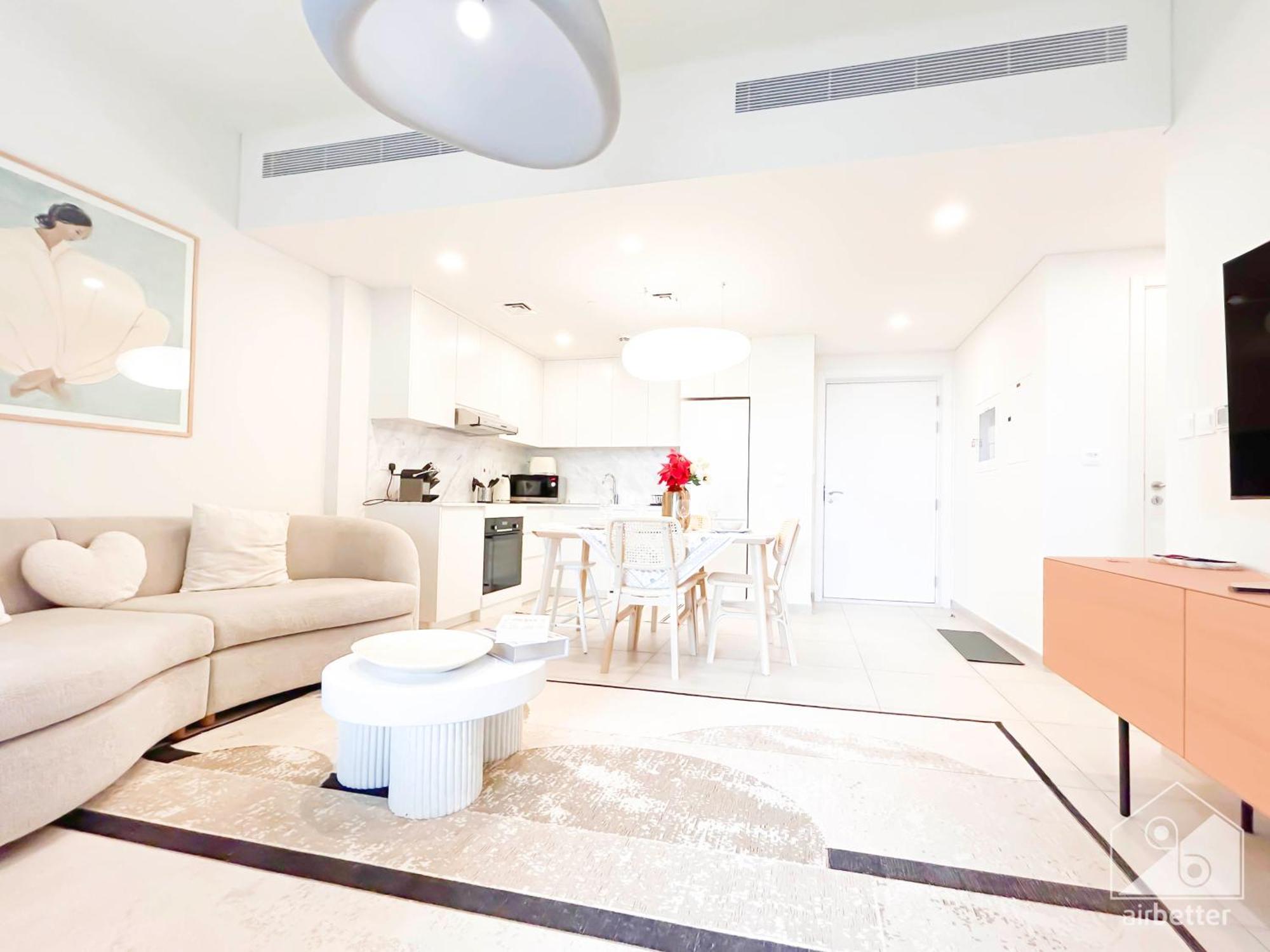 Cozy 1b Escape With Stunning Balcony Views Lägenhet