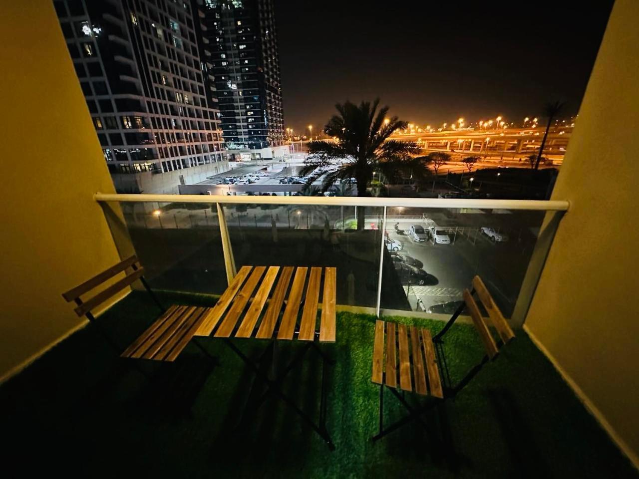 Apartemen Ultimate Luxury Apt Near Metro! *