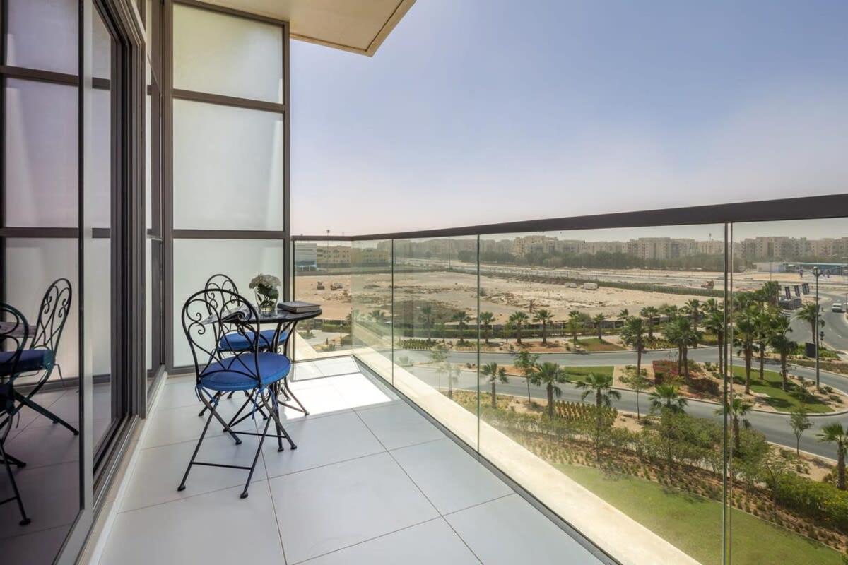 Frank Porter - Damac Hills Jasmine Apartament Dubai