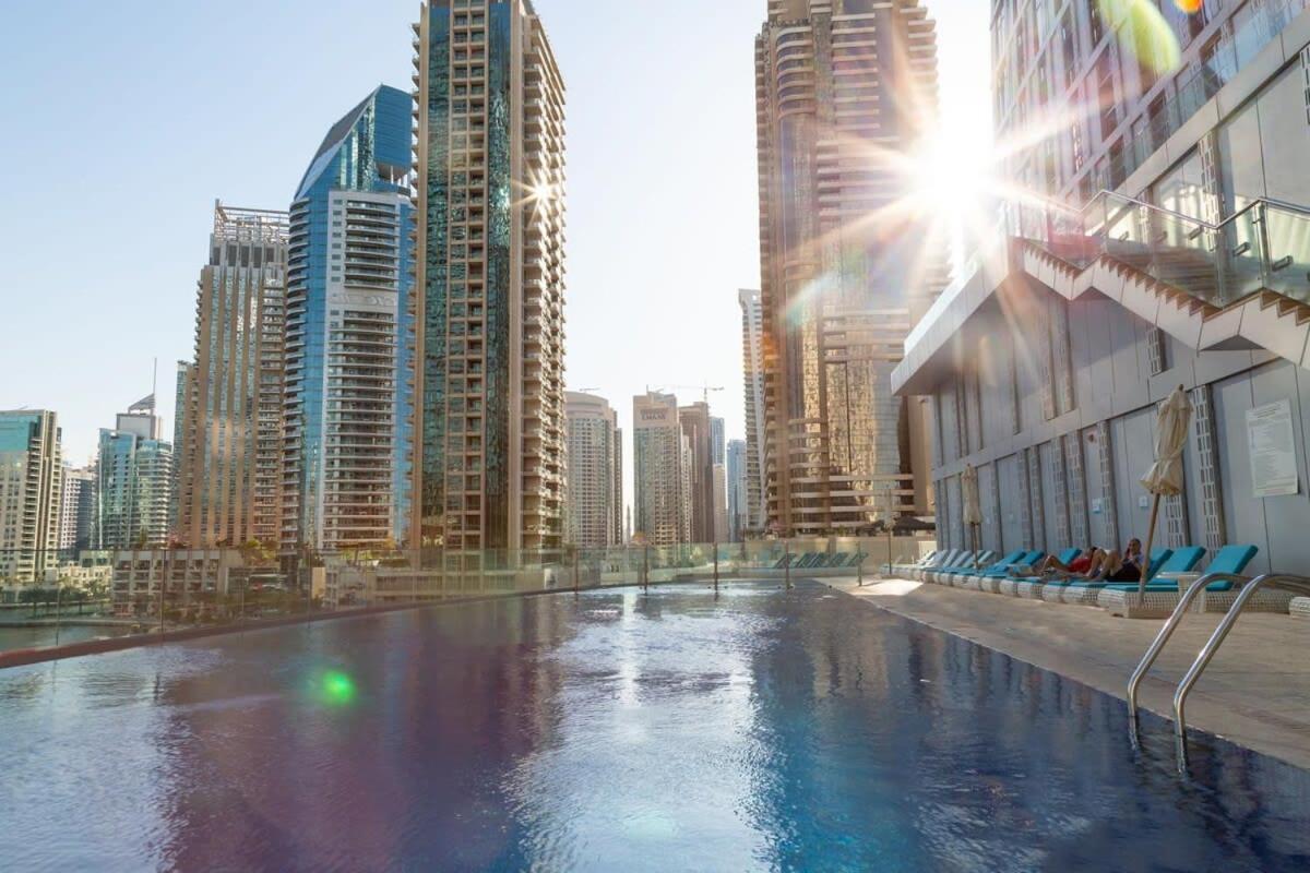 Frank Porter - Cayan Tower * Dubaï
