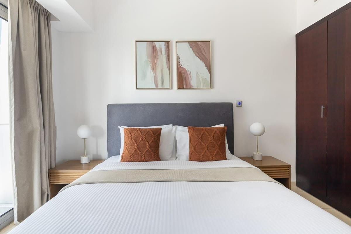 Frank Porter - The Jwls T2 Apartment