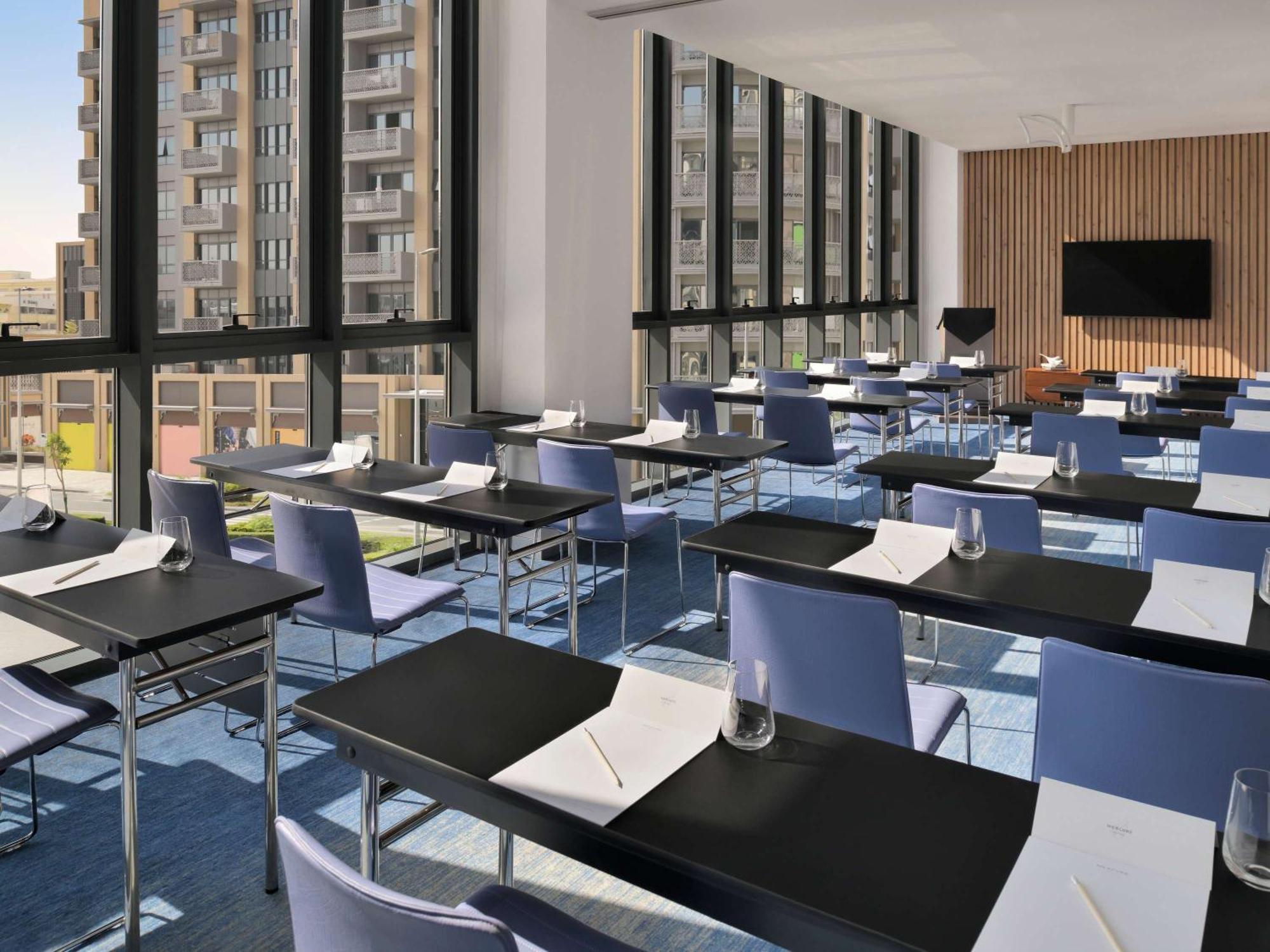 Mercure Deira Hotell 3*