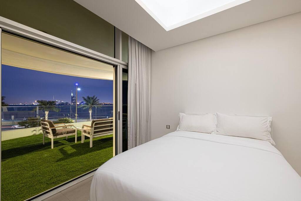 First Class Luxury 2br Palm Stunning Sea And Landmark Views * Dubai