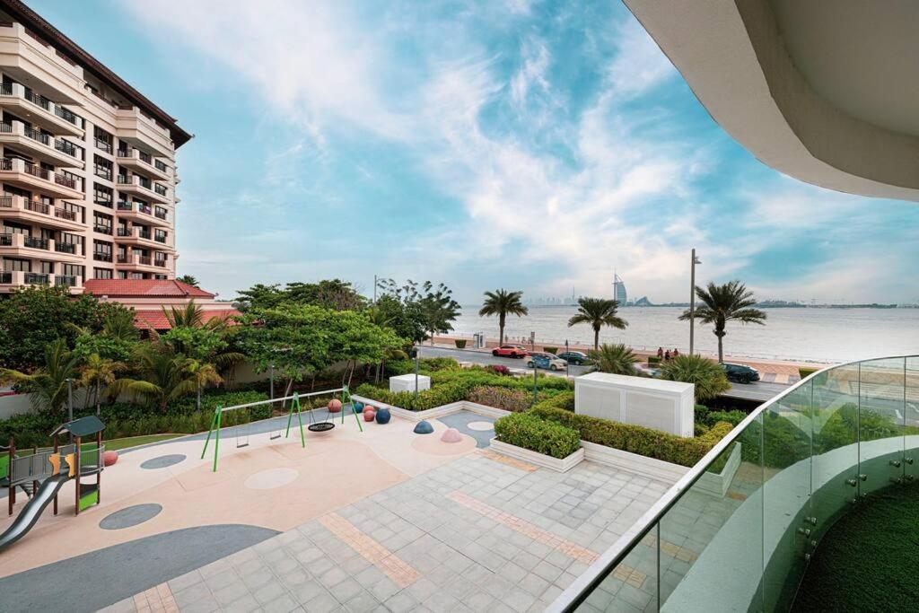 First Class Luxury 2br Palm Stunning Sea And Landmark Views * Dubai
