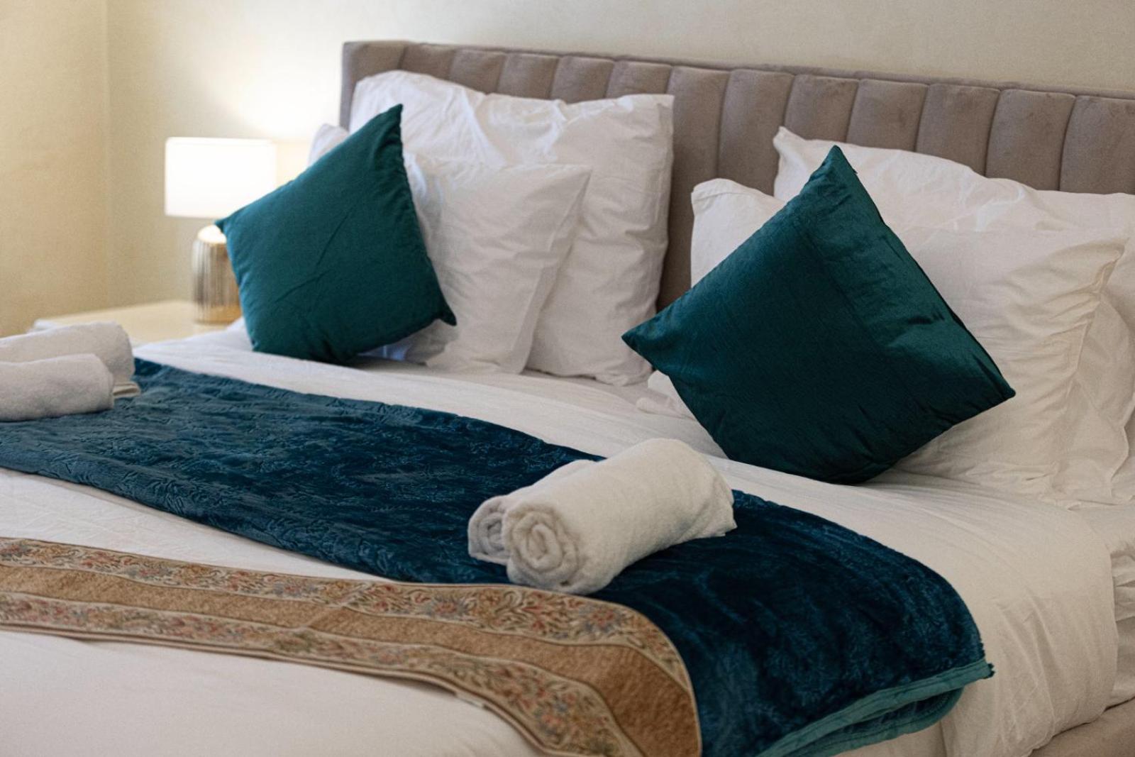 Stylish And Sleek: Modern Well-furnished One Bedroom Hall And Kitchen Appartement Dubaï