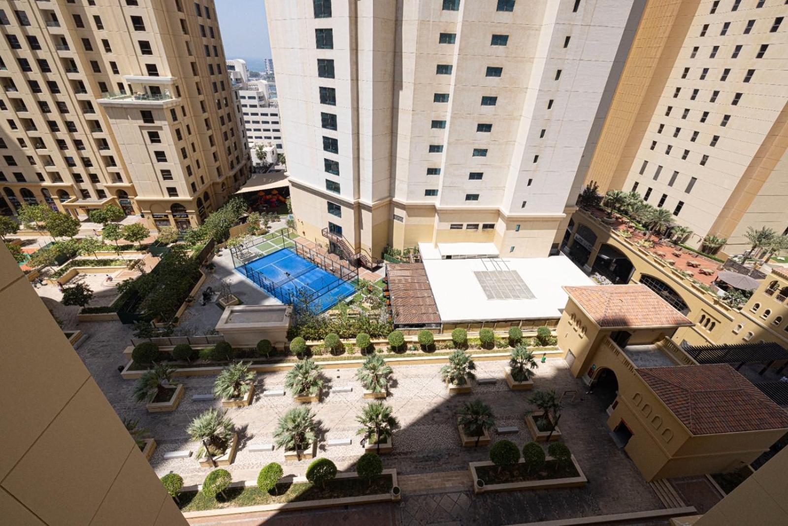 Stylish And Sleek: Modern Well-furnished One Bedroom Hall And Kitchen *