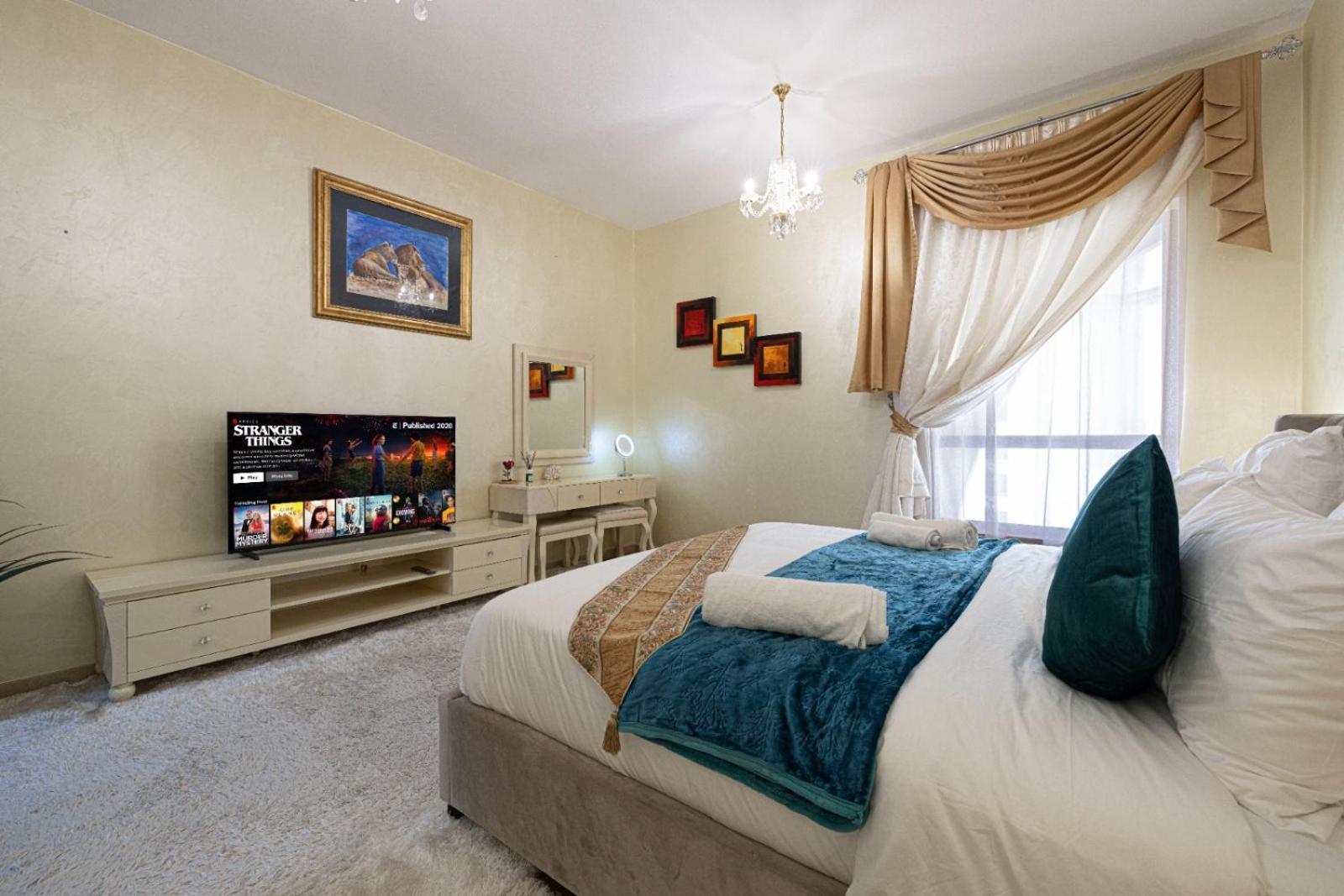 Appartement Stylish And Sleek: Modern Well-furnished One Bedroom Hall And Kitchen *