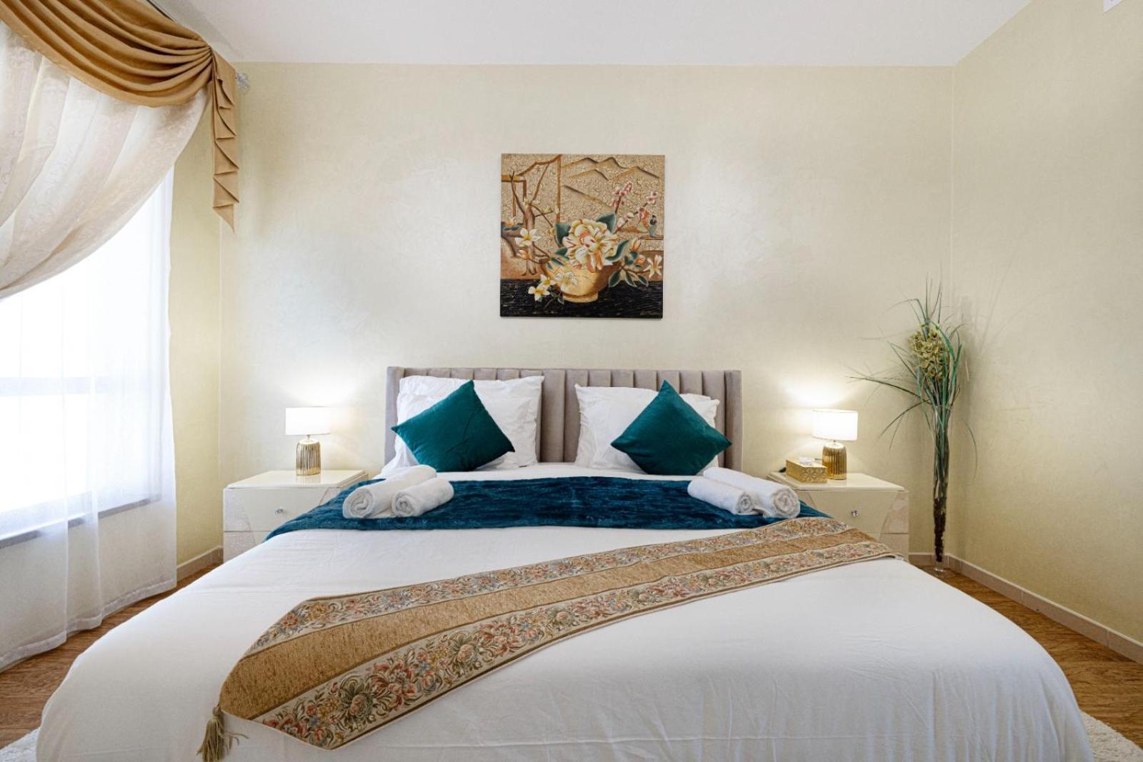 Appartement Stylish And Sleek: Modern Well-furnished One Bedroom Hall And Kitchen *