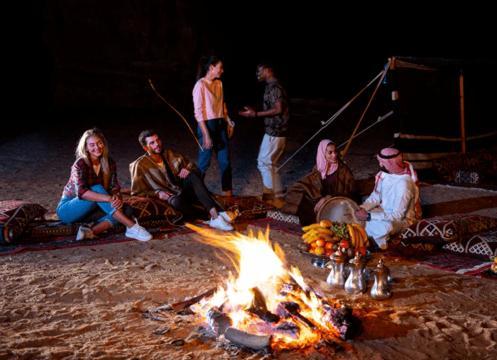 Hébergement de vacances For Stays, Event Parties, Holidays With Foods And Entertainments