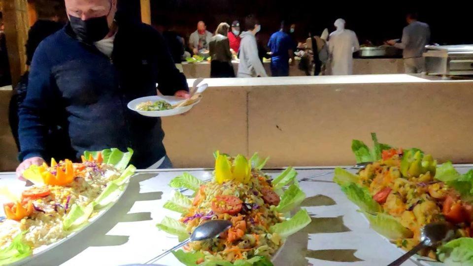 For Stays, Event Parties, Holidays With Foods And Entertainments *